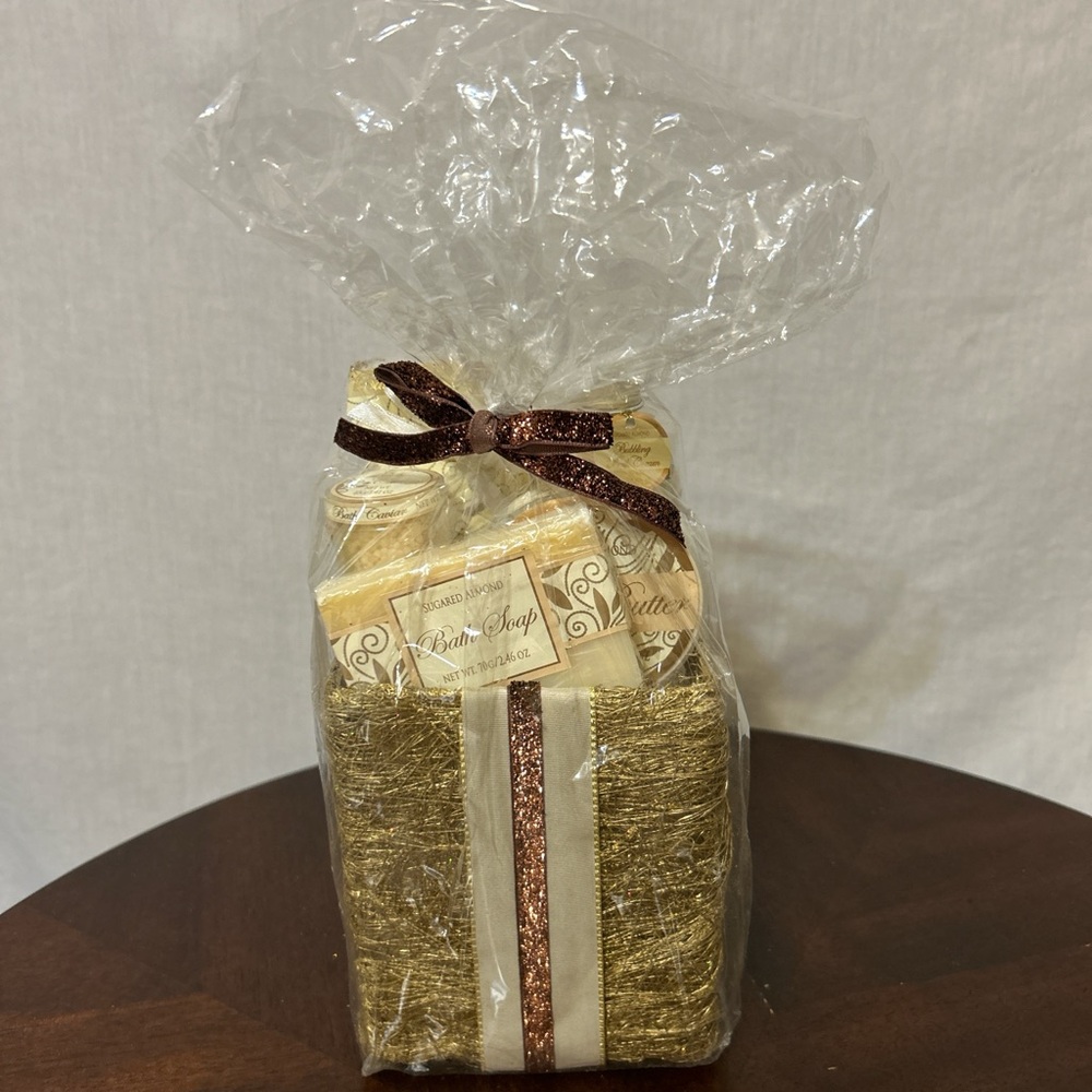 Elegant Gold and Brown Gift Set